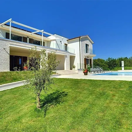 Villa Ruzica 沃德年
