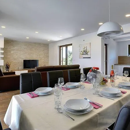 Villa Ruzica 度假居